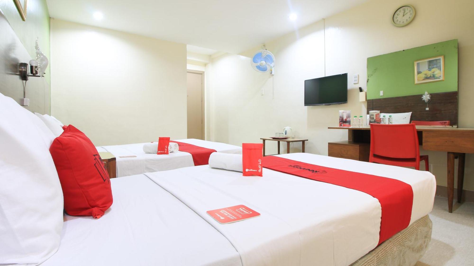 Reddoorz Plus @ Chinatown Binondo Manille Extérieur photo
