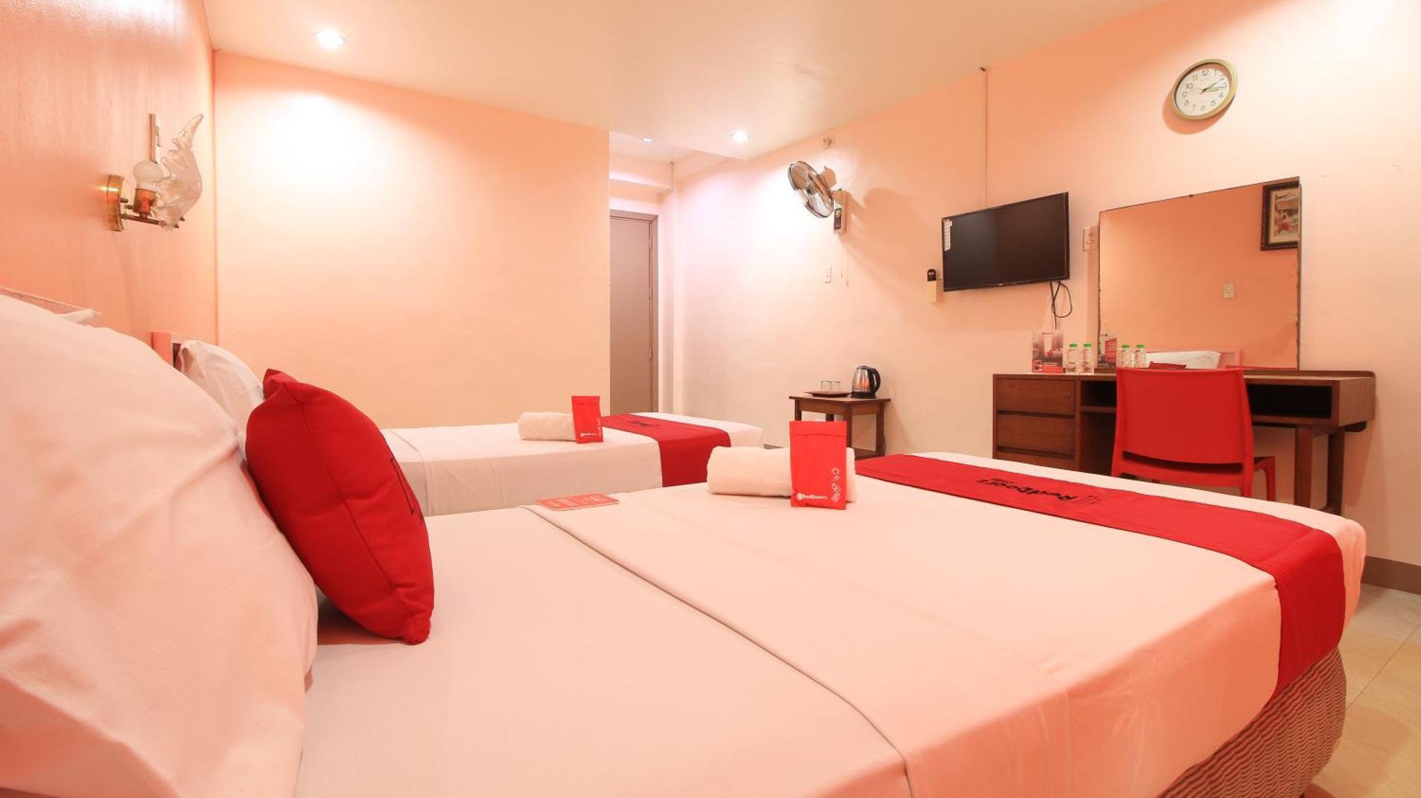 Reddoorz Plus @ Chinatown Binondo Manille Extérieur photo