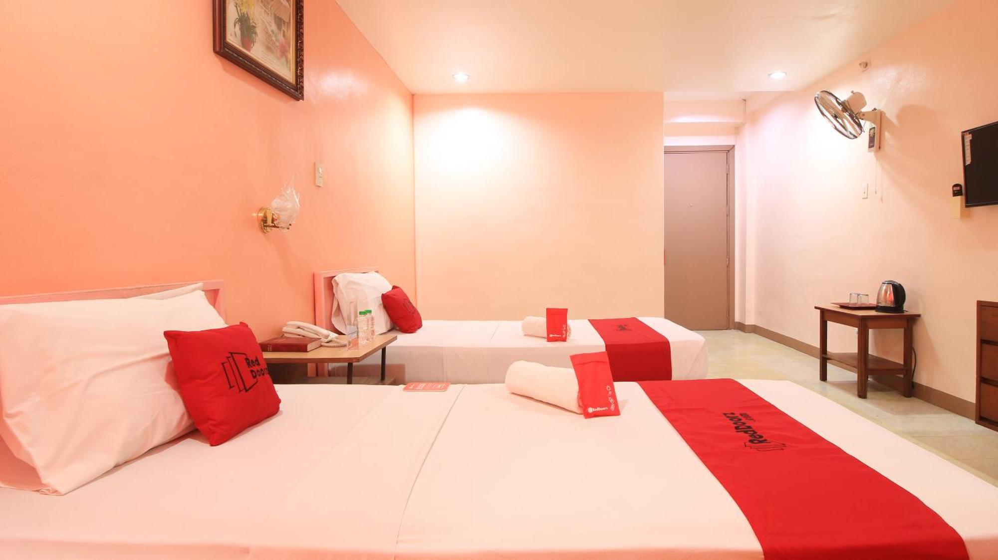 Reddoorz Plus @ Chinatown Binondo Manille Extérieur photo