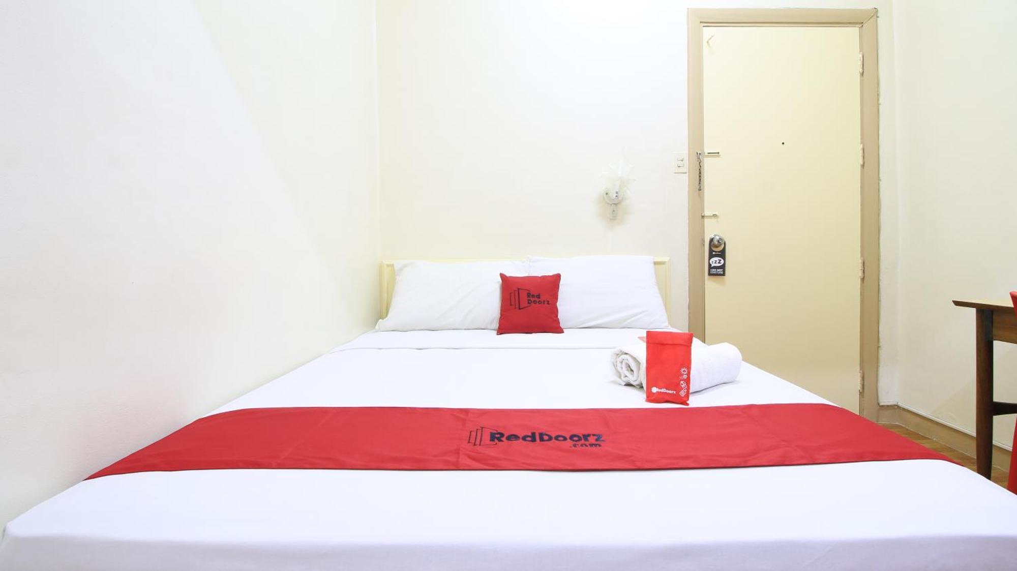 Reddoorz Plus @ Chinatown Binondo Manille Extérieur photo