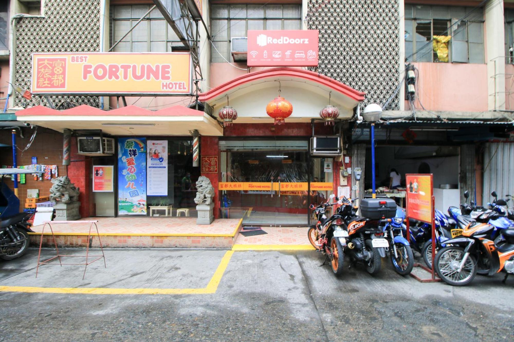 Reddoorz Plus @ Chinatown Binondo Manille Extérieur photo