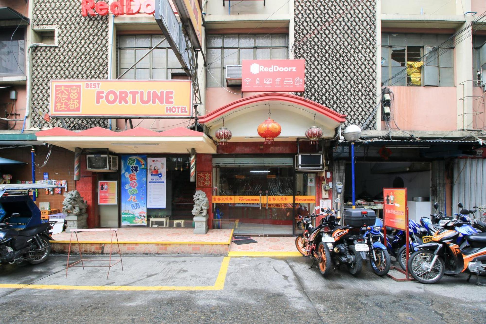 Reddoorz Plus @ Chinatown Binondo Manille Extérieur photo
