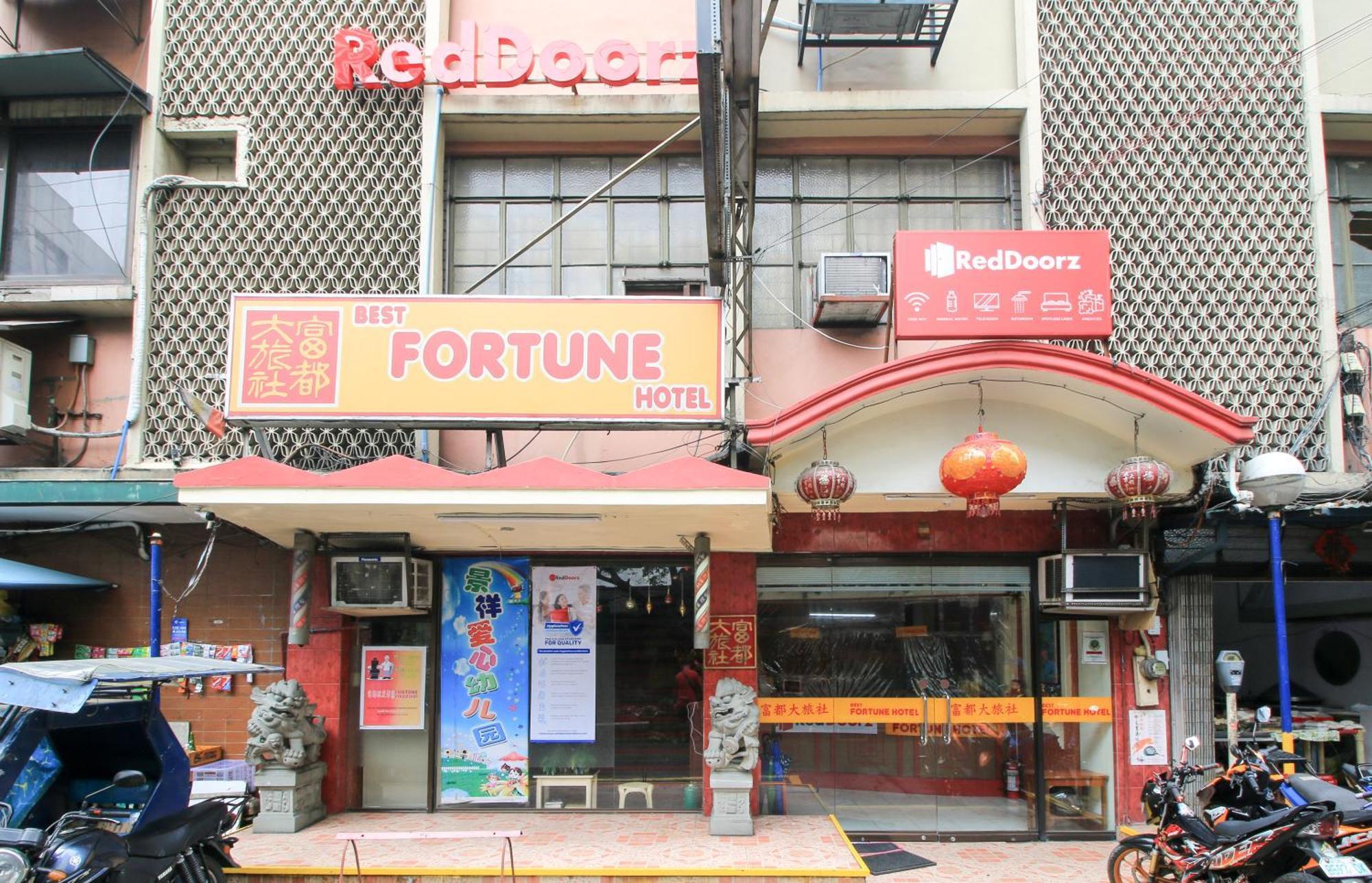 Reddoorz Plus @ Chinatown Binondo Manille Extérieur photo